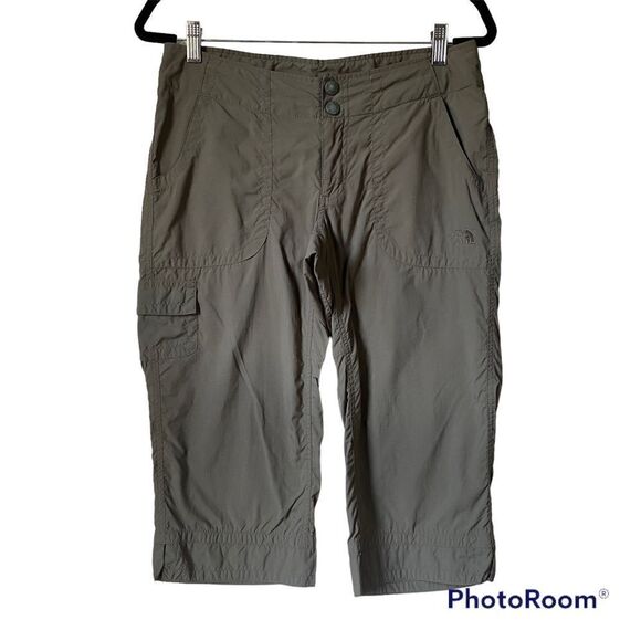The North Face cargo Bermuda capri hiking pants - Picture 1 of 13